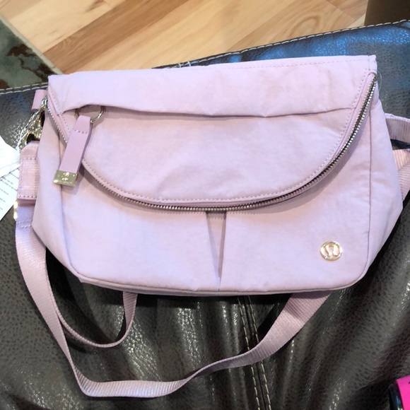 lululemon athletica Handbags - 🍋🍋🍋lululemon crossover Bag NWT